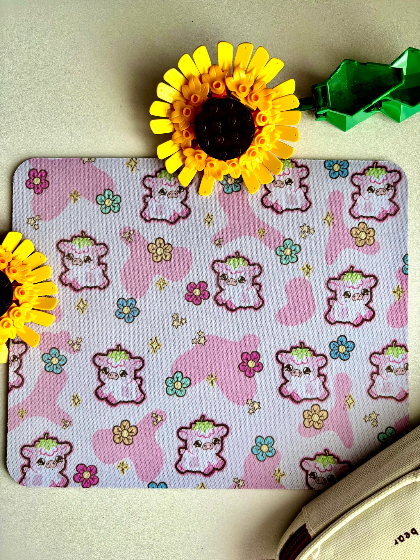 Strawberry Cow Mouspad